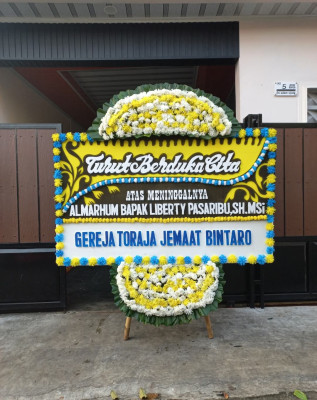 Papan Bunga Duka di Teluk Lerong Ulu